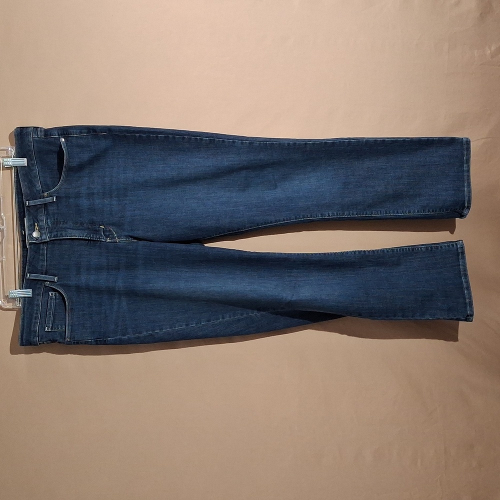 Womens Levi's Signature Totally Shaping Straight Leg Jeans 16S